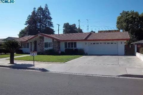 255 E Gannon Dr, Tulare, CA 93274 photo 2