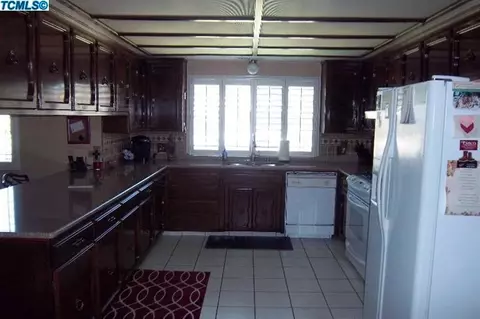 255 E Gannon Dr, Tulare, CA 93274 photo 5