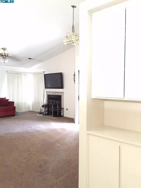 2405 E Parker Ct, Visalia, CA 93292 photo 9