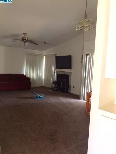 2405 E Parker Ct, Visalia, CA 93292 photo 5