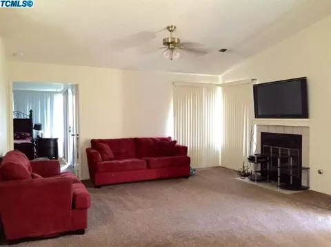 2405 E Parker Ct, Visalia, CA 93292 photo 8