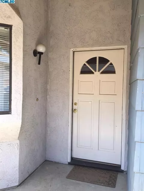 2405 E Parker Ct, Visalia, CA 93292 photo 4