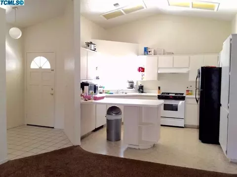 2405 E Parker Ct, Visalia, CA 93292 photo 6