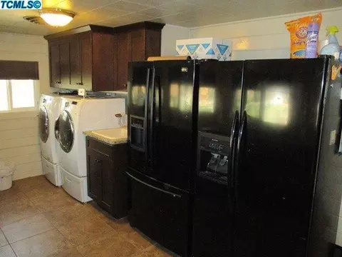 979 N E St, Tulare, CA 93274 photo 17