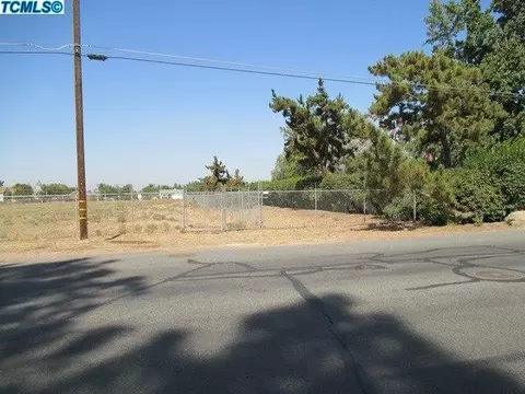 979 N E St, Tulare, CA 93274 photo 9