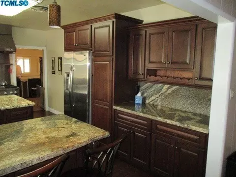 979 N E St, Tulare, CA 93274 photo 16