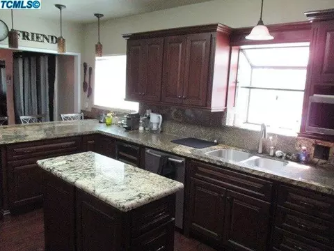 979 N E St, Tulare, CA 93274 photo 14