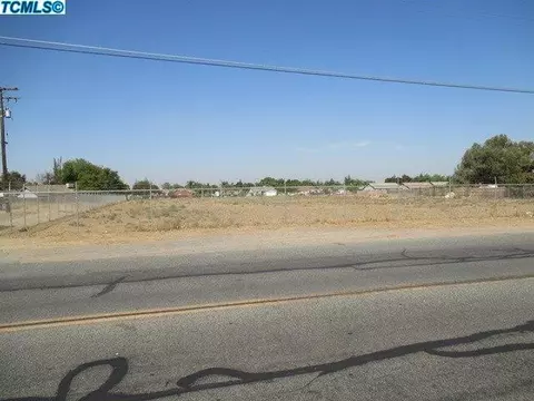 979 N E St, Tulare, CA 93274 photo 8