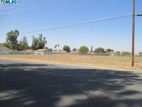 979 N E St, Tulare, CA 93274 photo 10