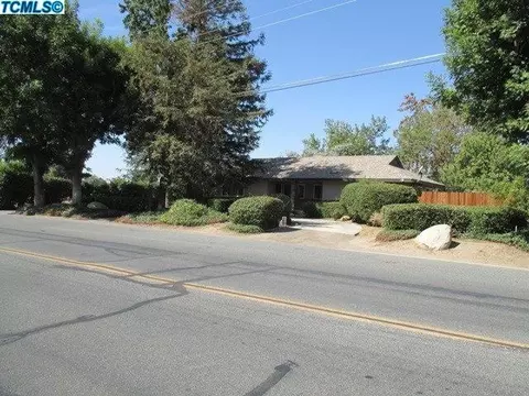 979 N E St, Tulare, CA 93274 photo 4