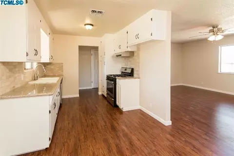 1462 Mulberry Ln, Lemoore, CA 93245 photo 5