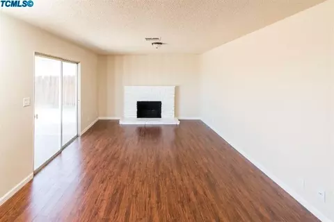 1462 Mulberry Ln, Lemoore, CA 93245 photo 4