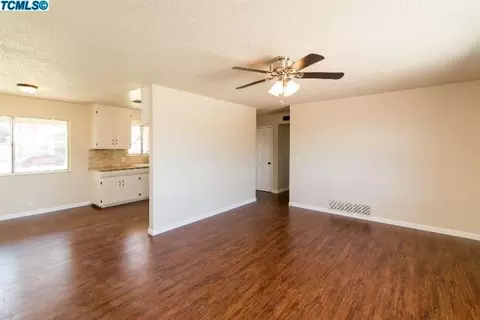 1462 Mulberry Ln, Lemoore, CA 93245 photo 2