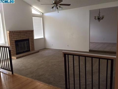 2374 Pine St, Hanford, CA 93230 photo 12