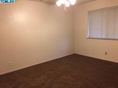 2374 Pine St, Hanford, CA 93230 photo 29