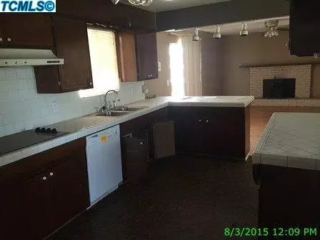 165 W Deodar Ln, Lemoore, CA 93245 photo 7