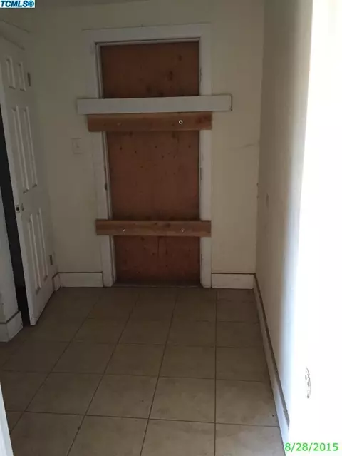 108 E 2nd St, Hanford, CA 93230 photo 9