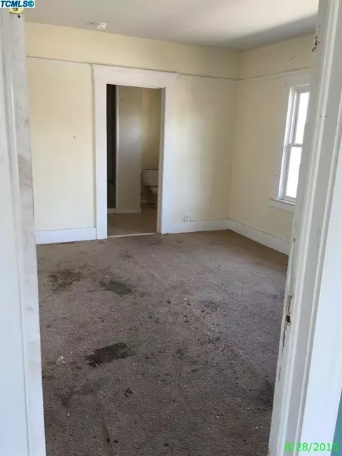 108 E 2nd St, Hanford, CA 93230 photo 10