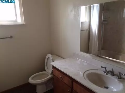 1429 W Evans Ave, Visalia, CA 93277 photo 9