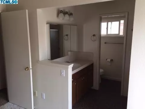 1429 W Evans Ave, Visalia, CA 93277 photo 7