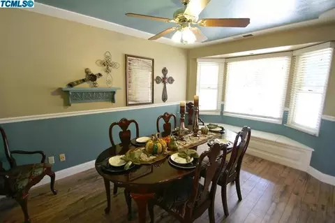 2418 E Harvard Ct, Visalia, CA 93292 photo 9