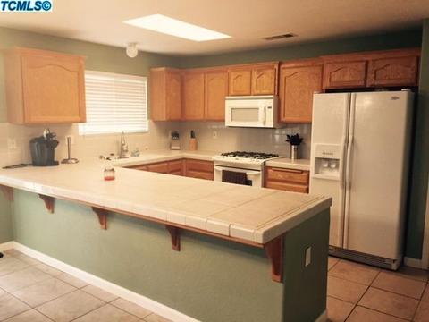 1323 E Donnybrook Pl, Hanford, CA 93230 photo 9