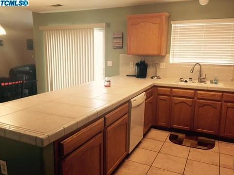 1323 E Donnybrook Pl, Hanford, CA 93230 photo 10