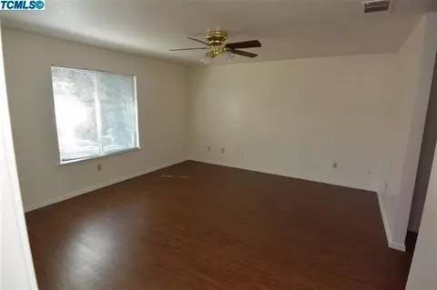 1325 E Vine Ct, Visalia, CA 93292 photo 6