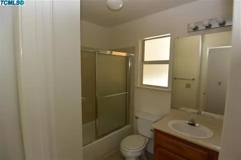 1325 E Vine Ct, Visalia, CA 93292 photo 10