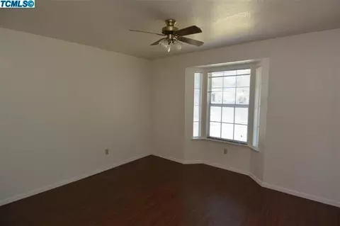 1325 E Vine Ct, Visalia, CA 93292 photo 8