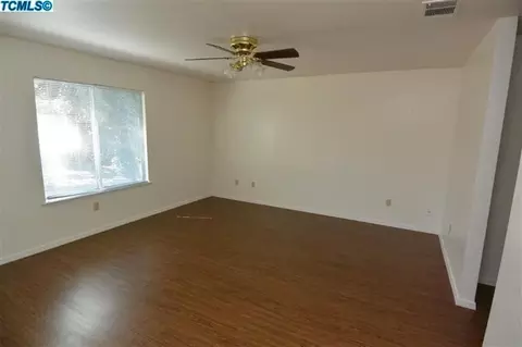 1325 E Vine Ct, Visalia, CA 93292 photo 7