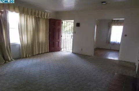 125 Oleander Ave, Lemoore, CA 93245 photo 2