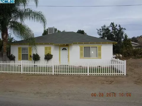 30765 Sierra Dr, Exeter, CA 93221 photo 2