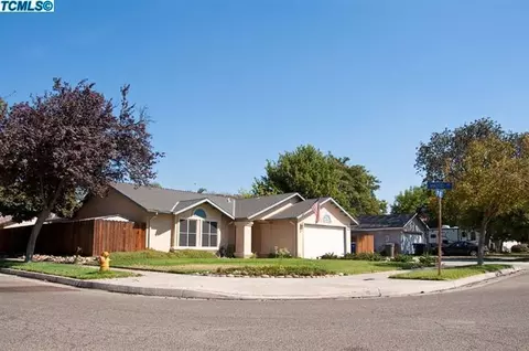 710 Oporto St, Lemoore, CA 93245 photo 1