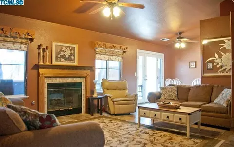 710 Oporto St, Lemoore, CA 93245 photo 12