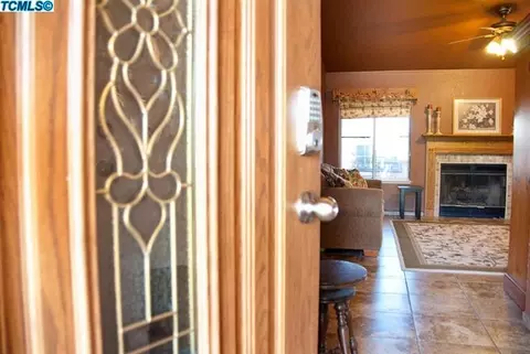710 Oporto St, Lemoore, CA 93245 photo 4