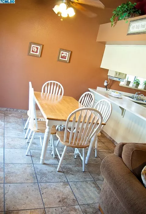 710 Oporto St, Lemoore, CA 93245 photo 9