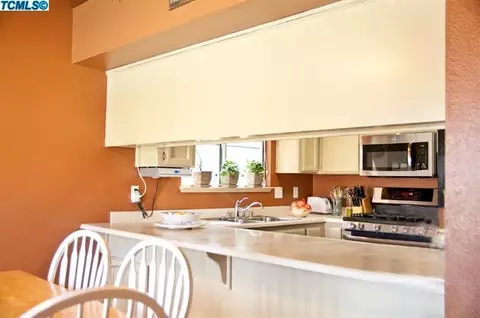 710 Oporto St, Lemoore, CA 93245 photo 10