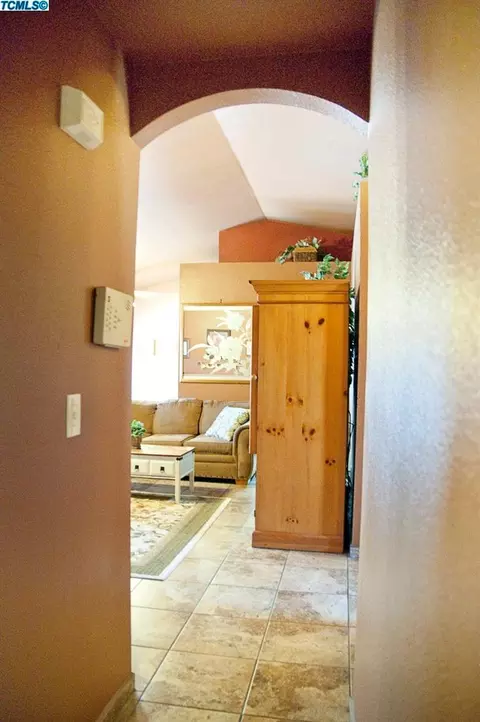 710 Oporto St, Lemoore, CA 93245 photo 33
