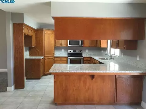 2348 E Vine Ct, Visalia, CA 93292 photo 7