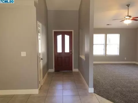 2348 E Vine Ct, Visalia, CA 93292 photo 3