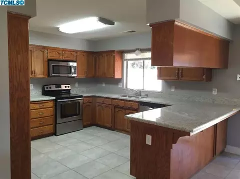 2348 E Vine Ct, Visalia, CA 93292 photo 8