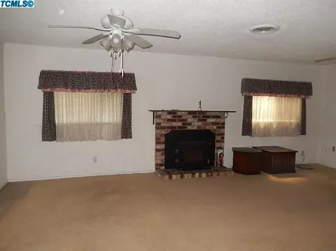 2815 S Chinowth St, Visalia, CA 93277 photo 6