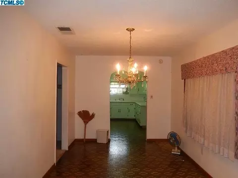 2815 S Chinowth St, Visalia, CA 93277 photo 5