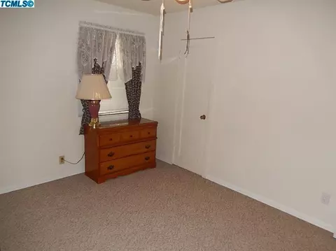 2815 S Chinowth St, Visalia, CA 93277 photo 9