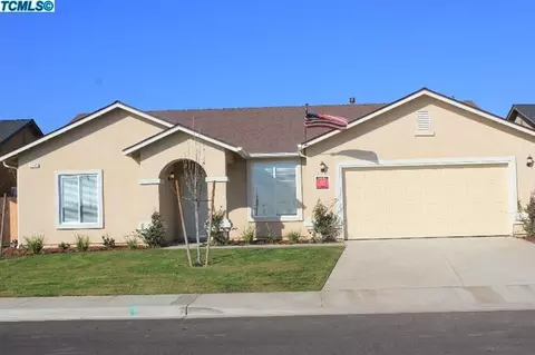 1574 Laredo St, Dinuba, CA 93618 photo 1