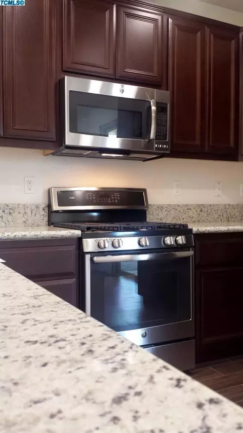 3910 Evergreen Ave, Visalia, CA 93292 photo 2