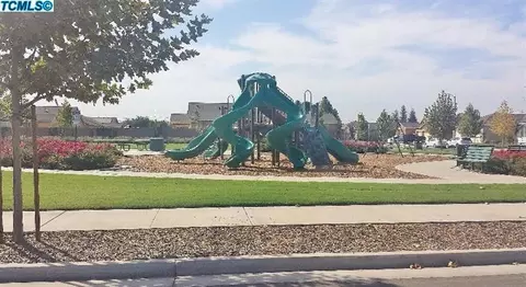 3910 Evergreen Ave, Visalia, CA 93292 photo 4