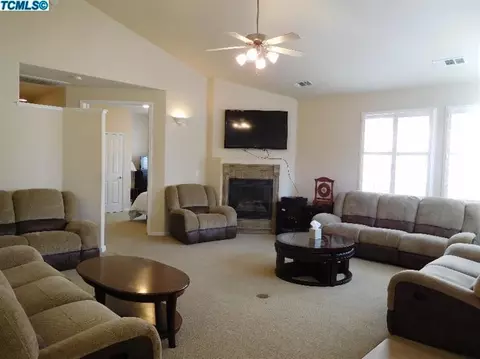 4016 E Willow Ave, Visalia, CA 93292 photo 9