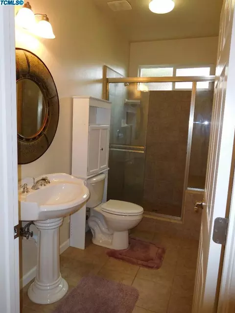 4016 E Willow Ave, Visalia, CA 93292 photo 20